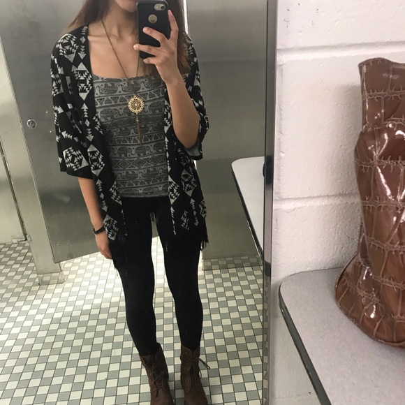 Meet your Posher, Tua’lani - Picture 1 of 1